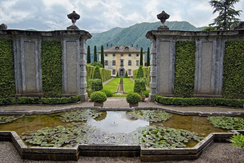 Estate Courtyards and Garden Rooms in McLean, VA