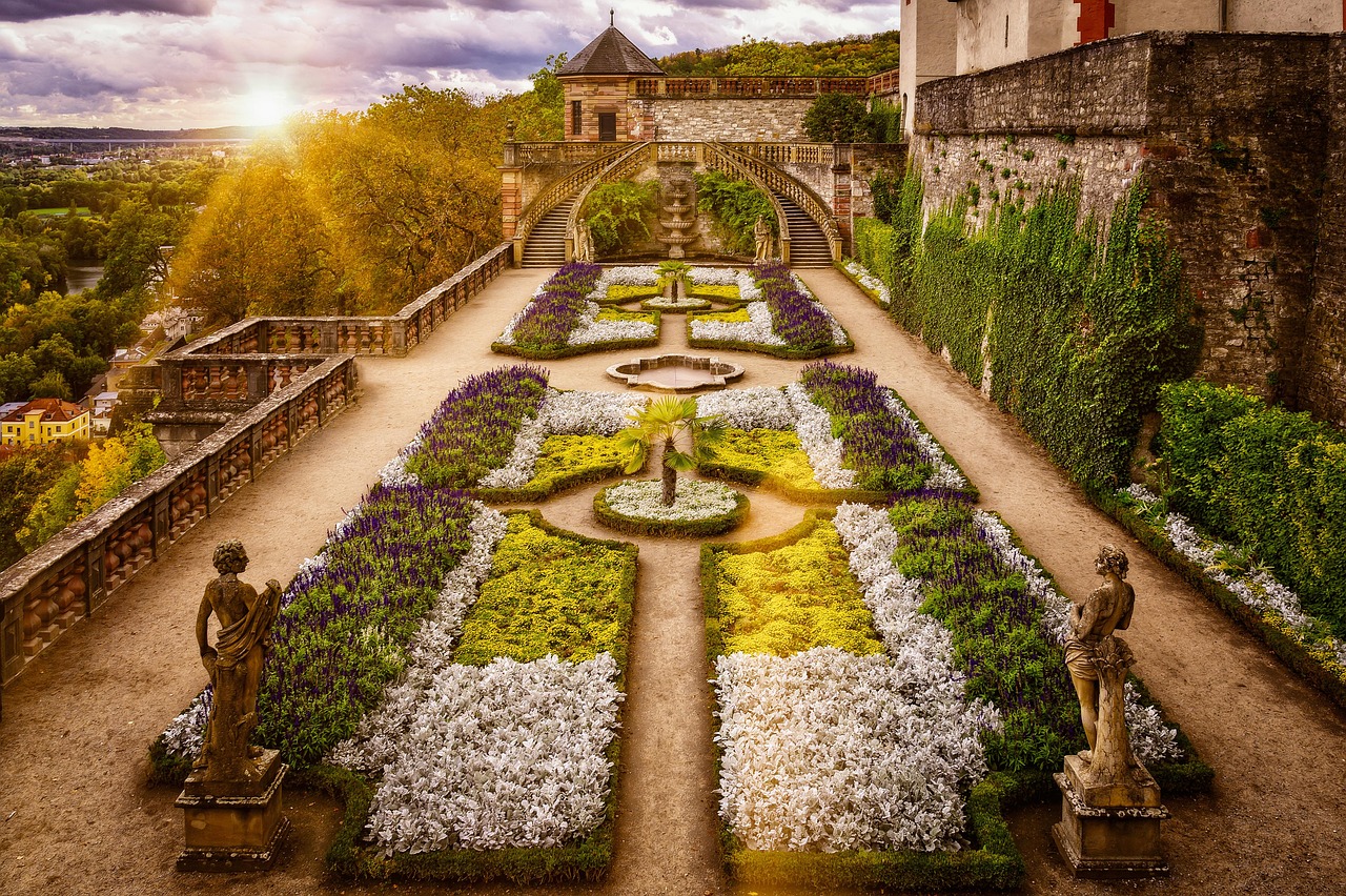 Bluff-Top Garden Terraces in Parkville, MO