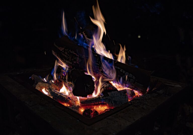 Backyard Fire Pits and Gravel Patios in Wyandotte, MI